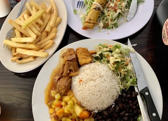 The Best Restaurants in La Fortuna, Costa Rica: 23+ Choices