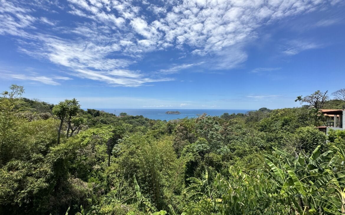 Views of the ocean from Si Como No balcony