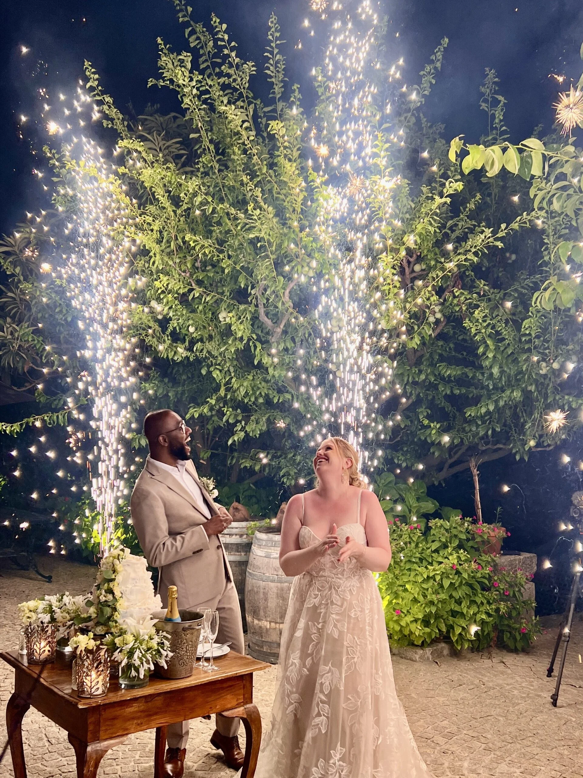 Our destination wedding in Portugal, cake cutting with fireworks