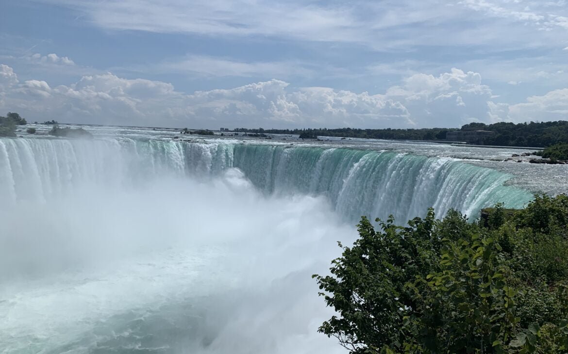 Canadian Niagara Falls, Horseshoe Falls