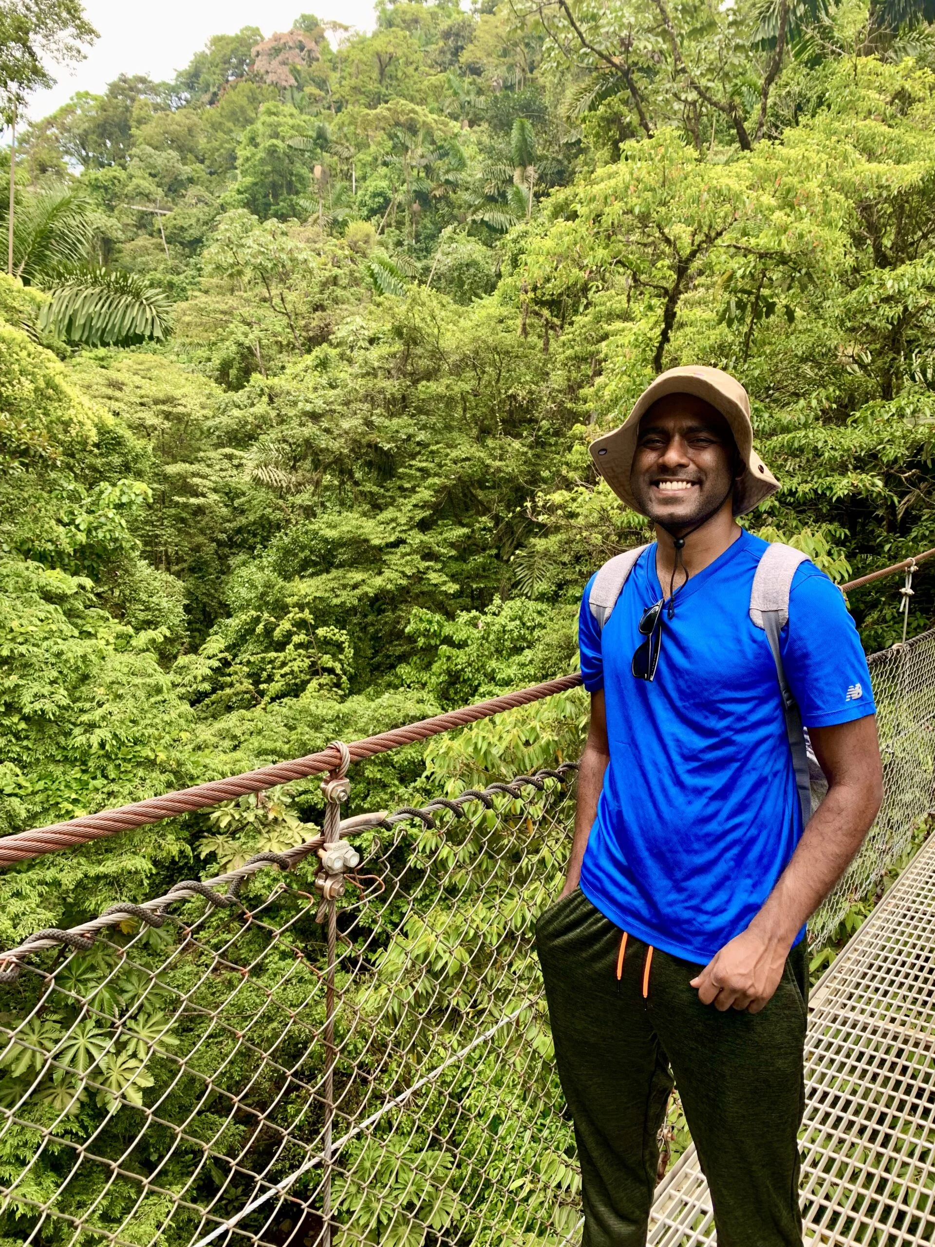 What to wear at Mistico Hanging Bridges; gym clothing and sunhat, sunglasses