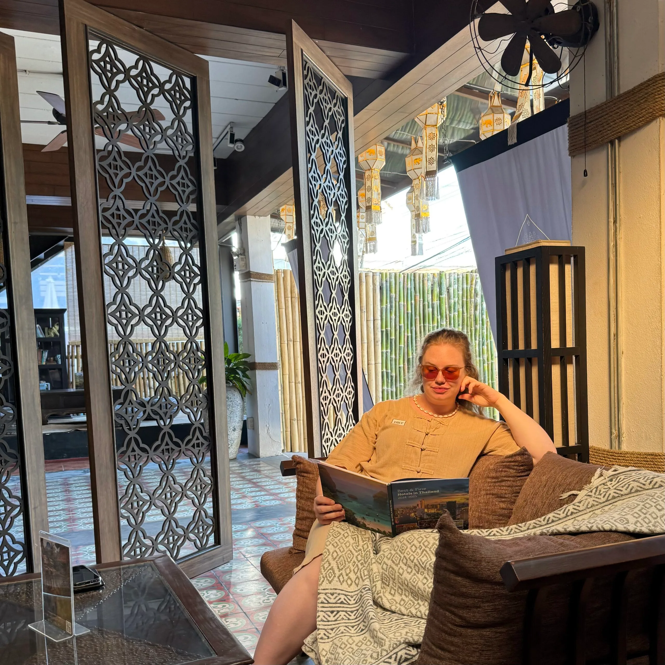 Lounging in the lobby of Thee Kashatharn
