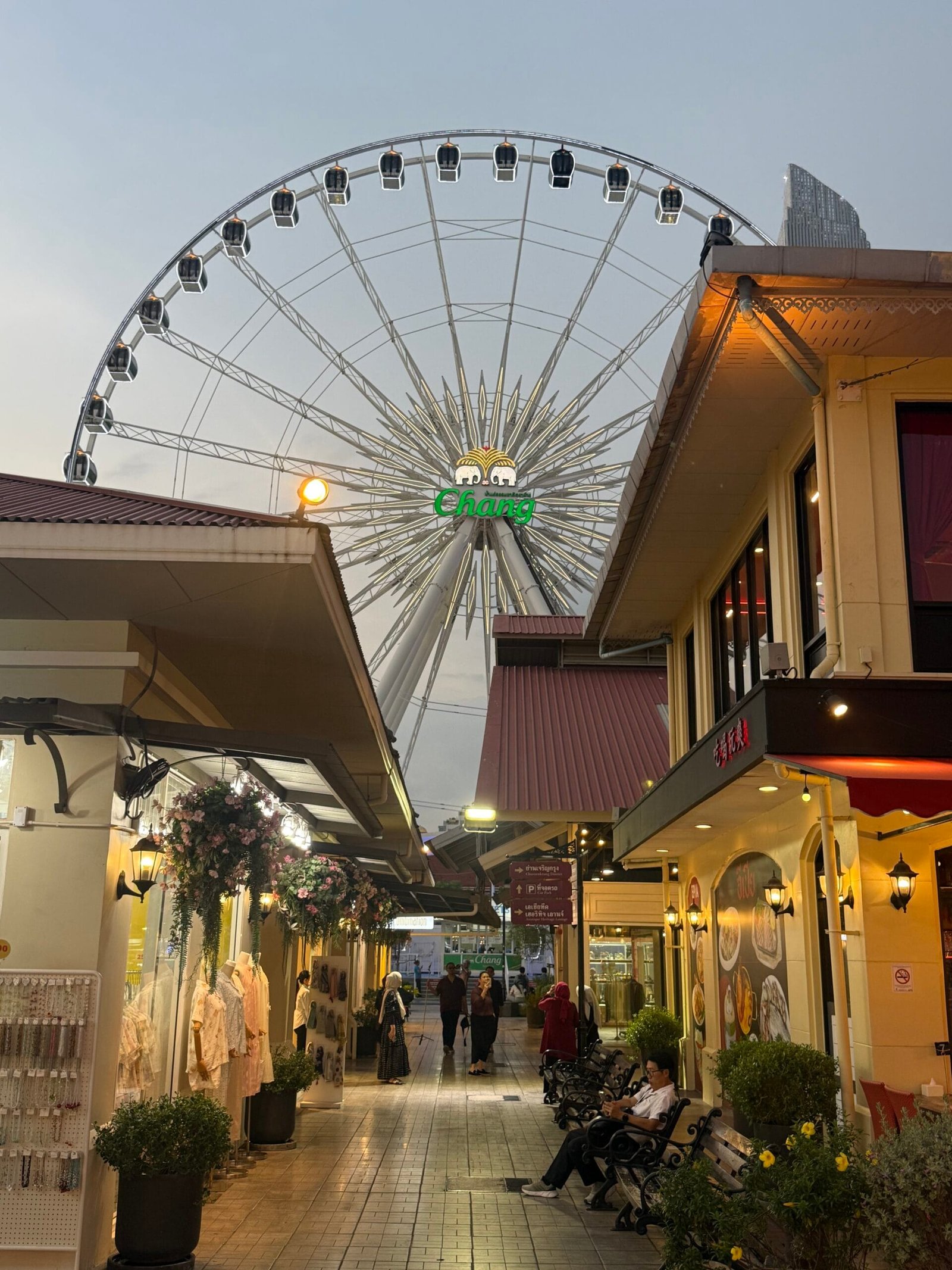 Asiatique ferris wheel
